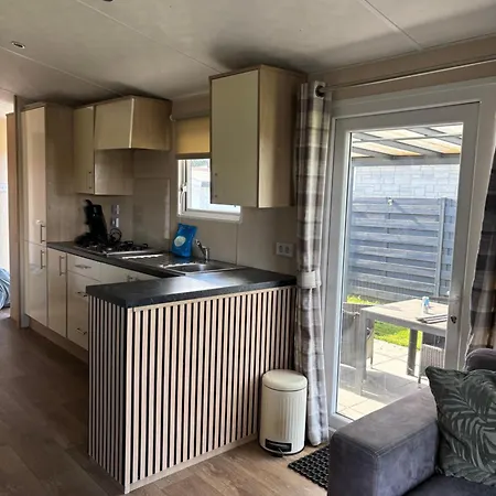Mikas Mit Flussblick Chalet Lathum