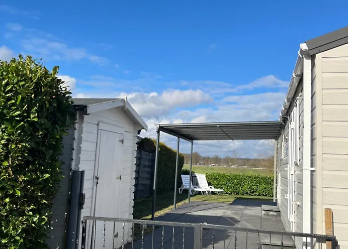 Mikas Mit Flussblick Alpstuga *