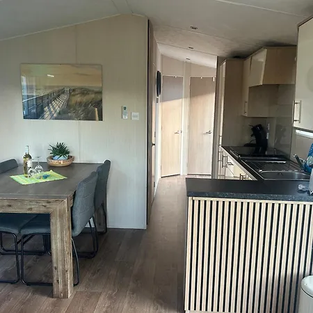 Mikas Mit Flussblick Lathum