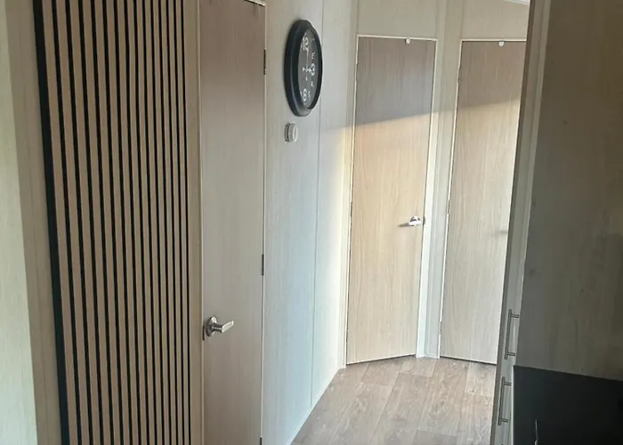 Mikas Mit Flussblick *