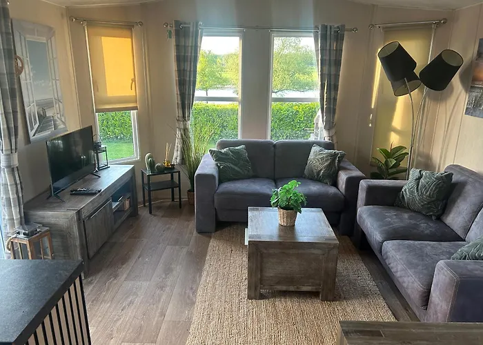 Mikas Mit Flussblick Chalet