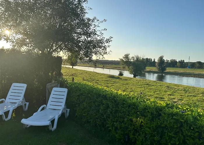 Mikas Mit Flussblick Chalet *