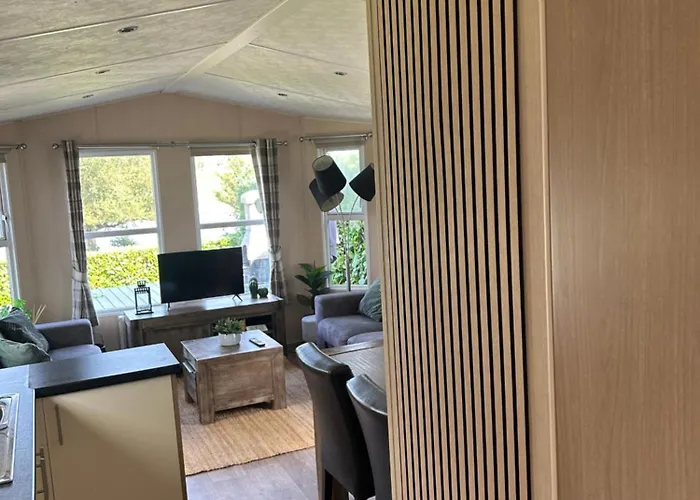 Mikas Mit Flussblick Lathum