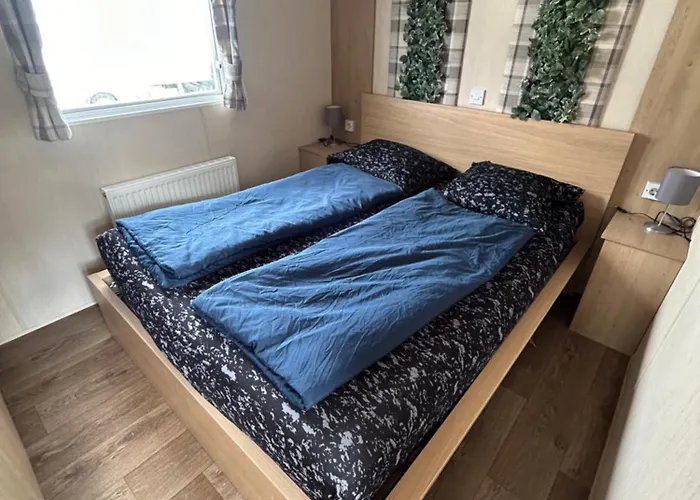 Mikas Mit Flussblick